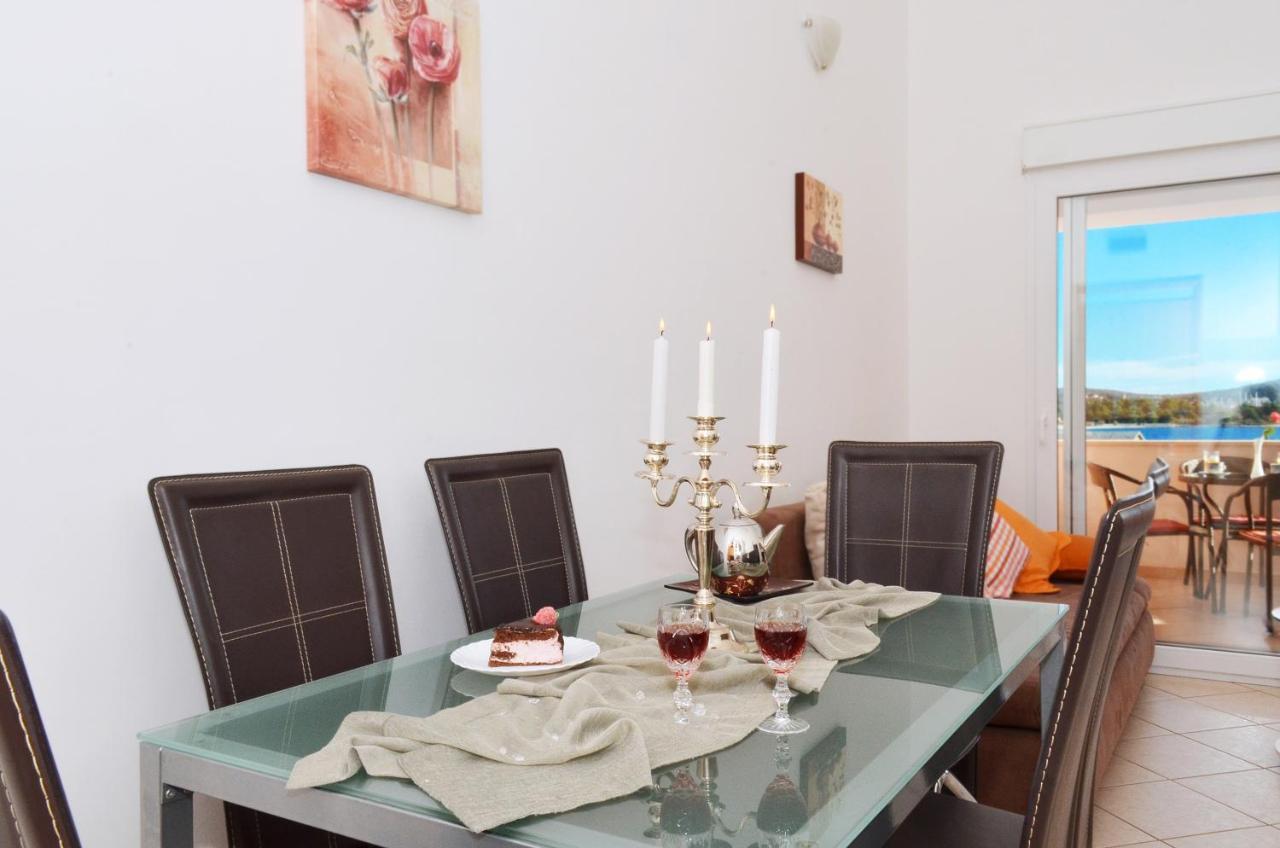 Apartmani Basic Rogoznica Rogoznica  Buitenkant foto