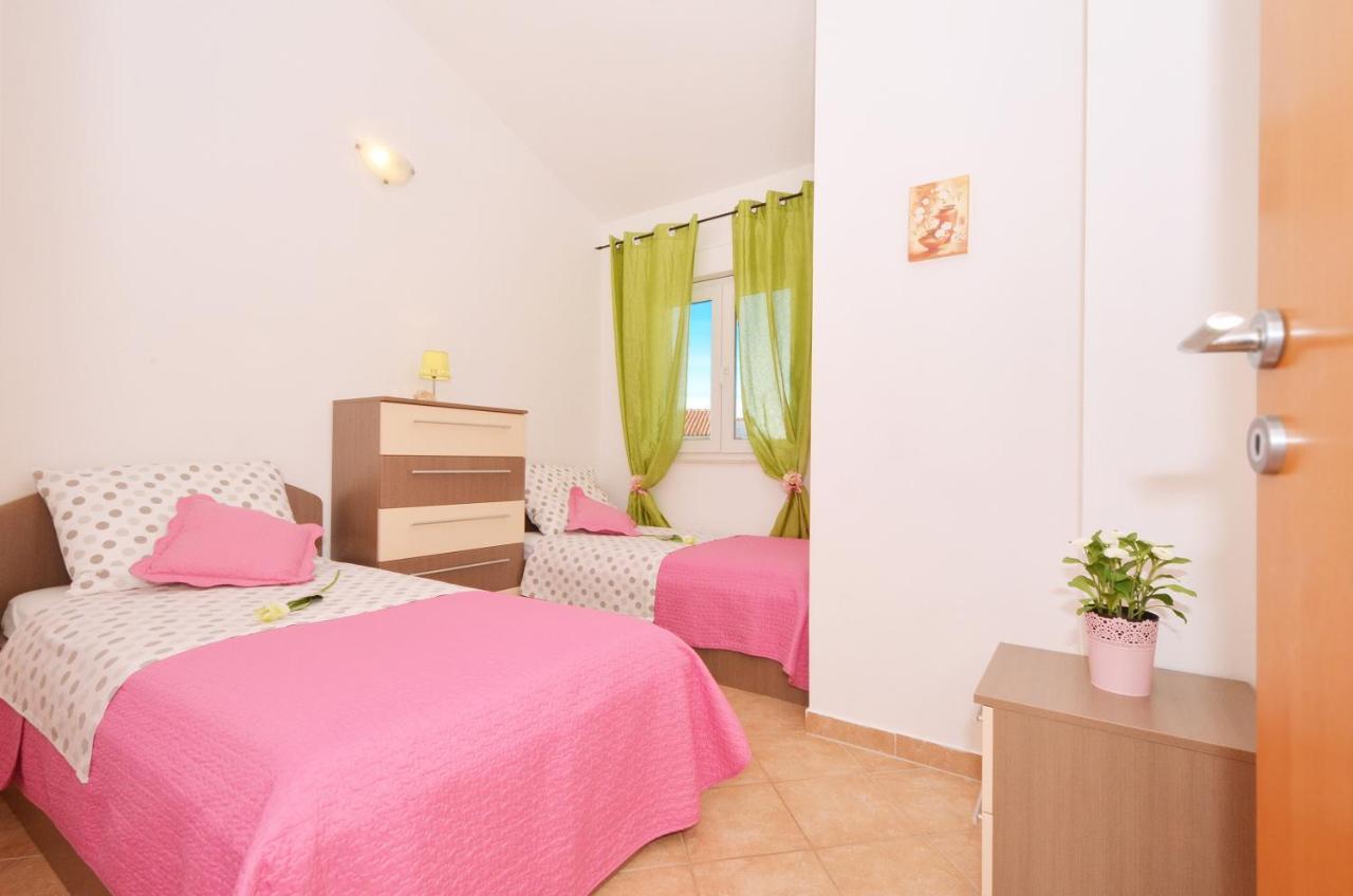 Apartmani Basic Rogoznica Rogoznica  Buitenkant foto