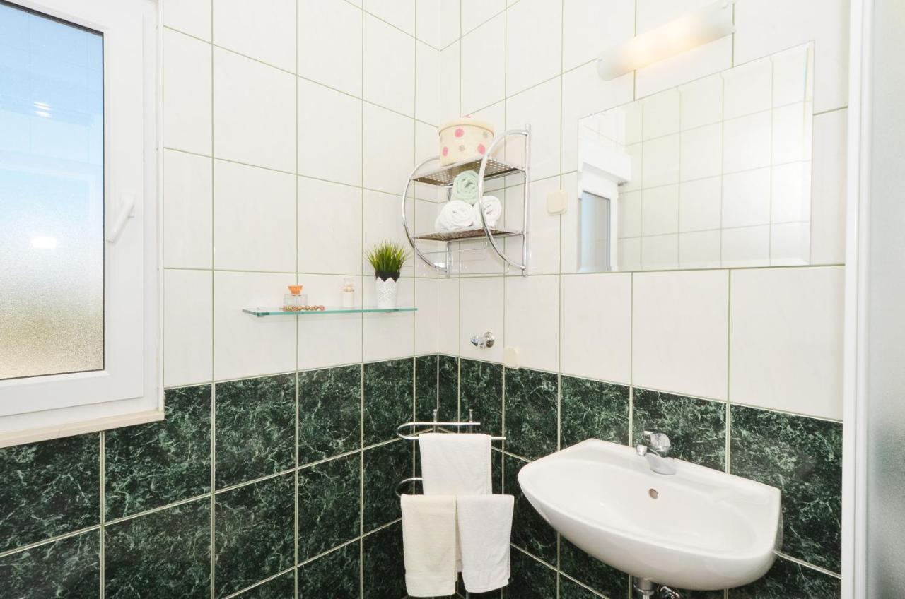 Apartmani Basic Rogoznica Rogoznica  Buitenkant foto